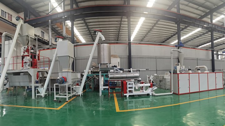wet type guppyl fish feed making machine in Uganda